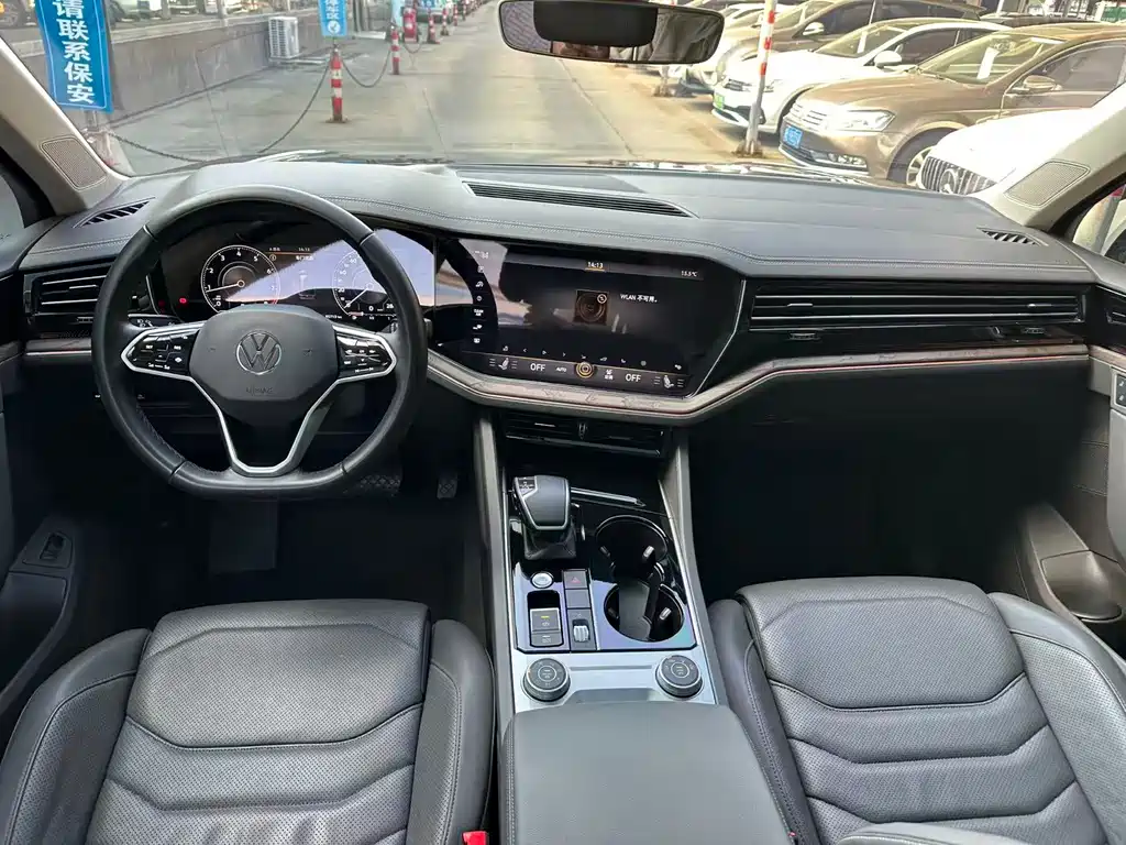 Volkswagen Touareg — миниатюра 4