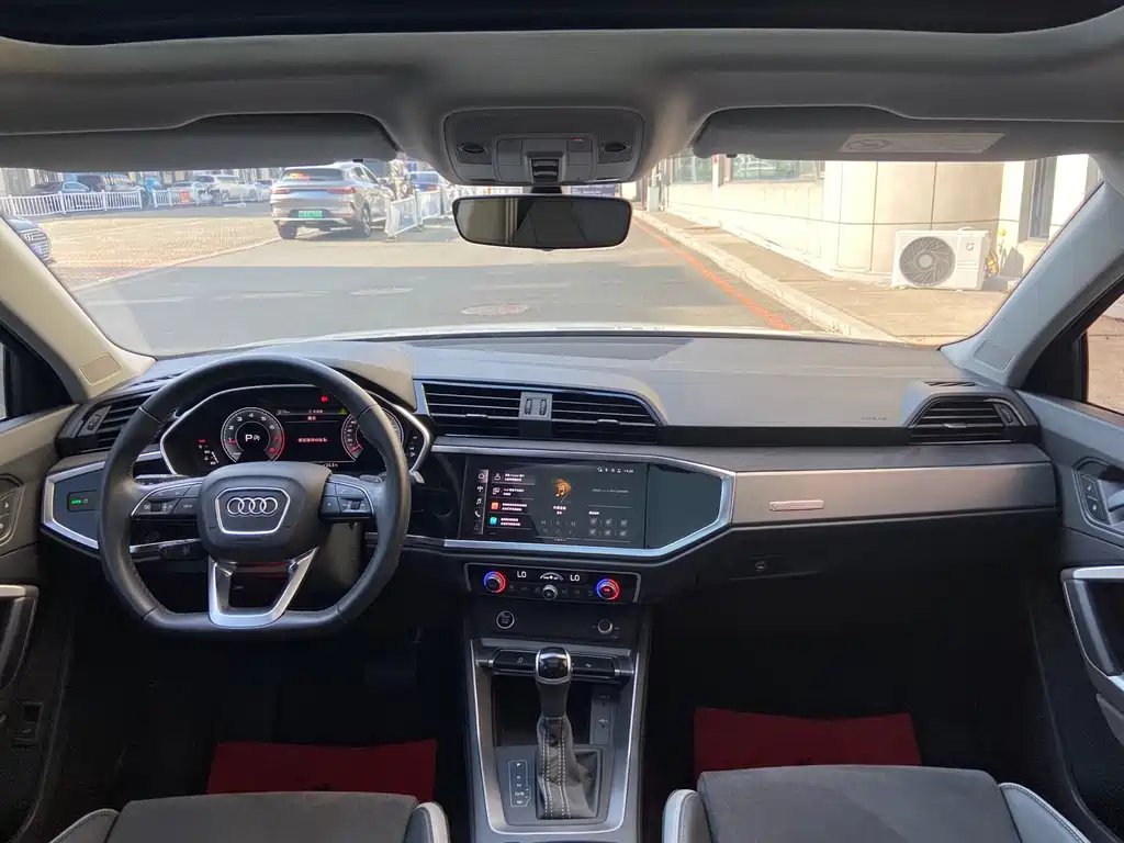 Audi Q3 — миниатюра 12