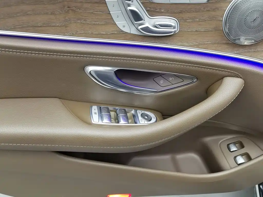 Mercedes-Benz E-Class New Energy — миниатюра 9