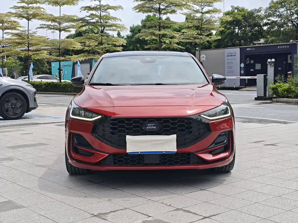 Ford Focus 2022 EcoBoost 180 AT ST Line