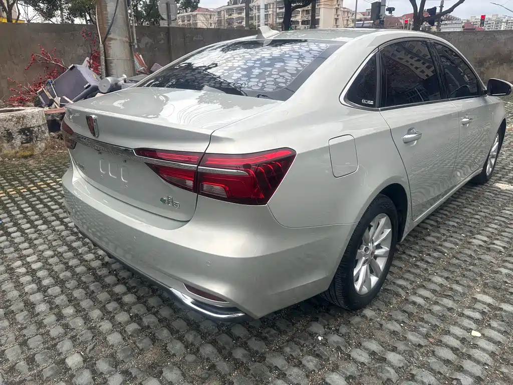 ROEWE I6 NEW ENERGY