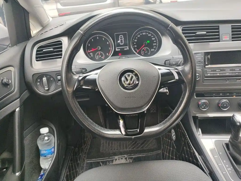 Volkswagen Golf — миниатюра 3