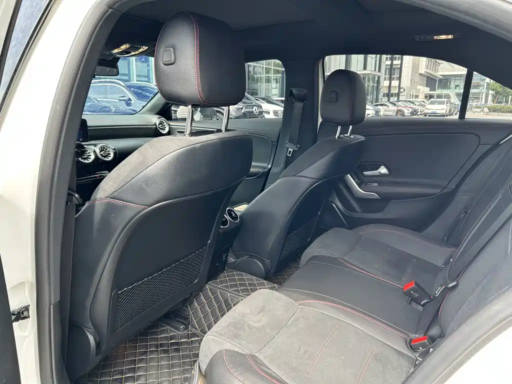 Mercedes-Benz A-Class — миниатюра 12