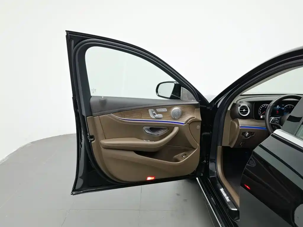 Mercedes-Benz E-Class New Energy — миниатюра 8