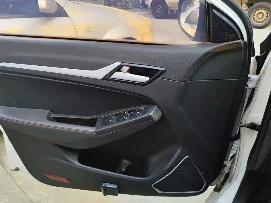 Geely Vision — миниатюра 7