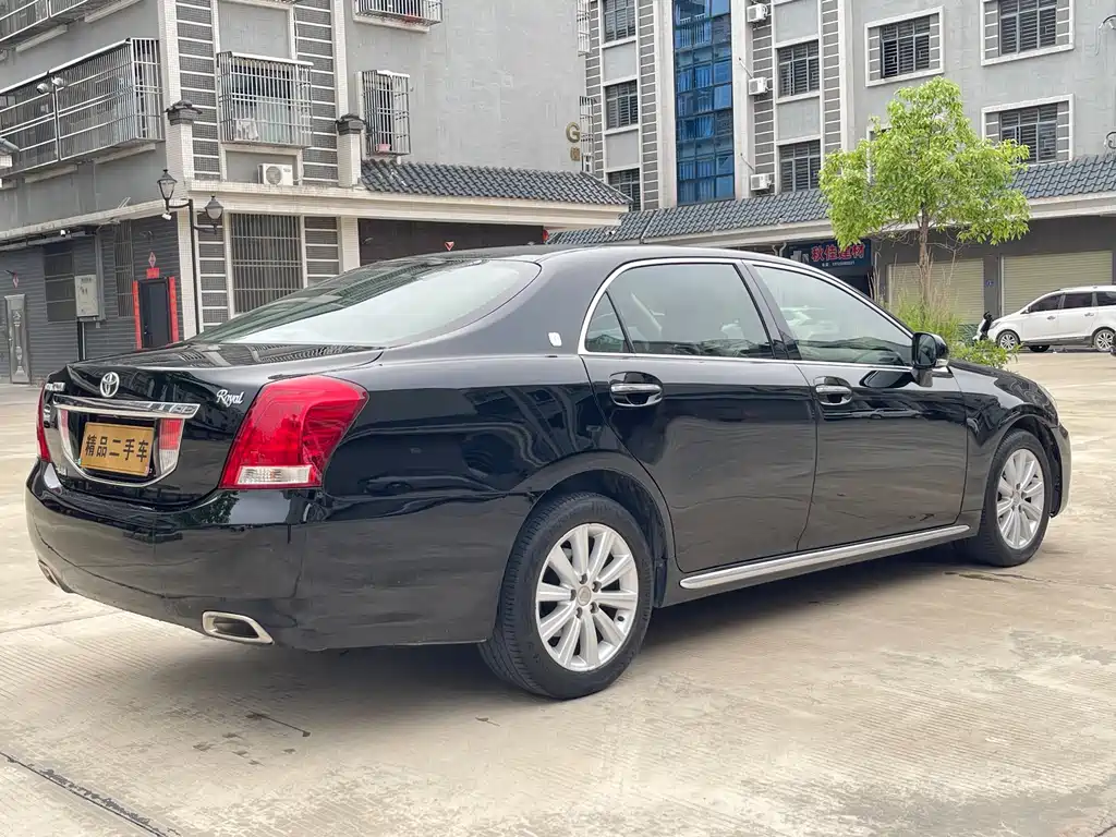 Toyota Crown 2010 2.5L Royal