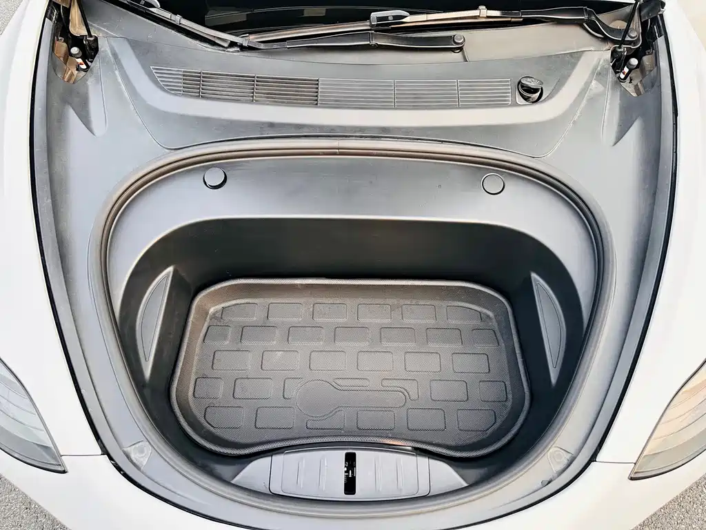 Tesla Model 3 — миниатюра 19