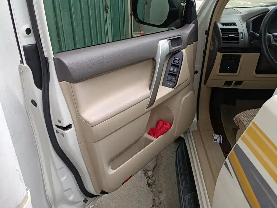 Toyota Prado (Import) — миниатюра 7