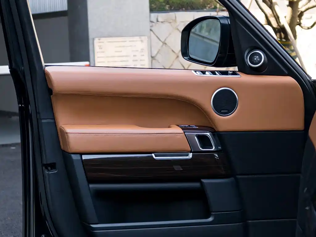 Land Rover Range Rover — миниатюра 11