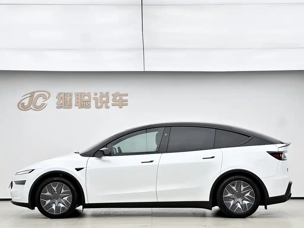 Tesla Model Y L — миниатюра 4