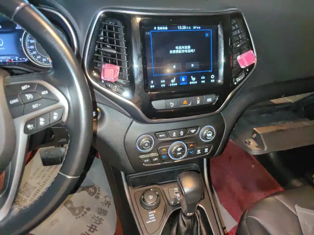 Jeep Cherokee — миниатюра 9