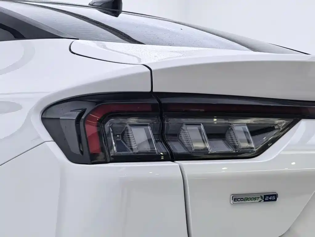 Ford Mondeo — миниатюра 27