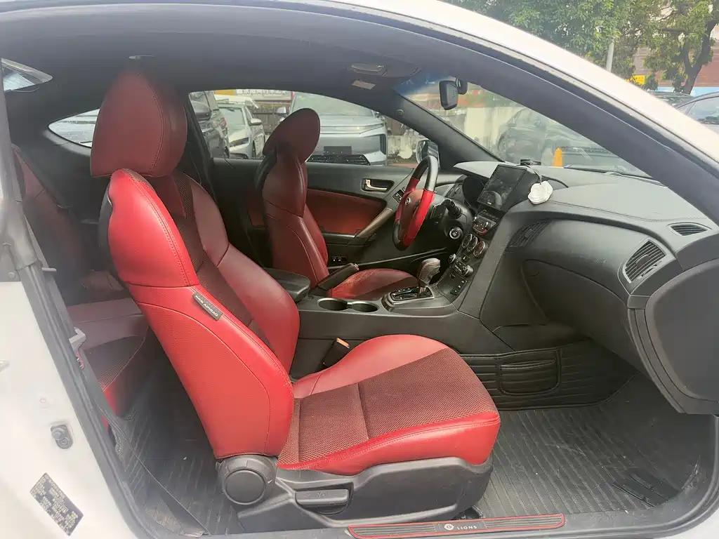 Hyundai Genesis Coupe — миниатюра 6