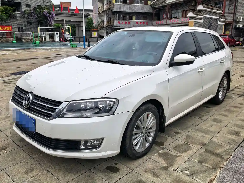 Купить Volkswagen Gran Lavida