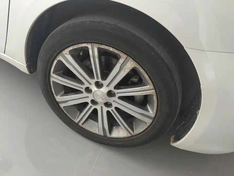 Peugeot 408 — миниатюра 6