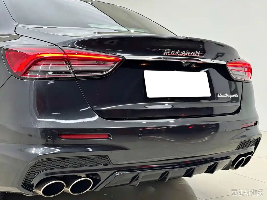 Maserati Quattroporte — миниатюра 11