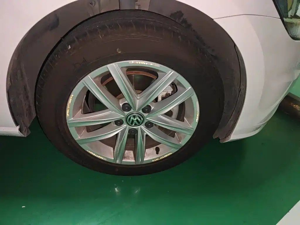 Volkswagen Golf — миниатюра 24