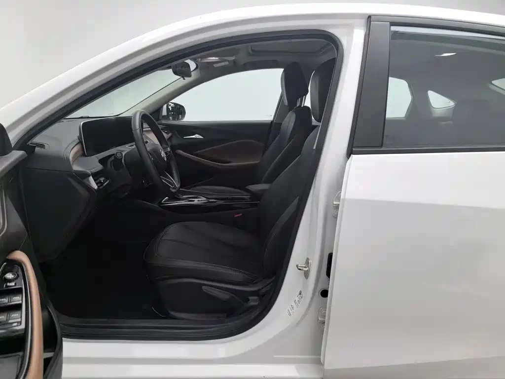 Buick Verano — миниатюра 10