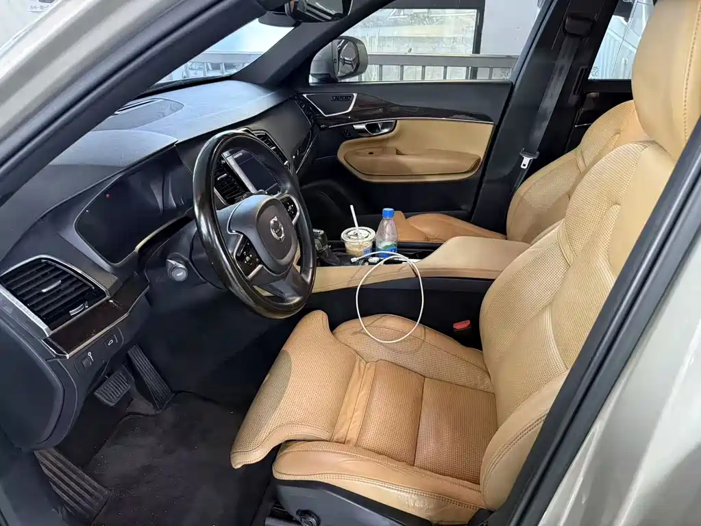 Volvo XC90 — миниатюра 4