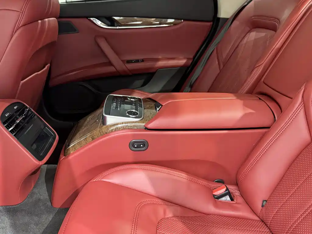 Maserati Quattroporte — миниатюра 22