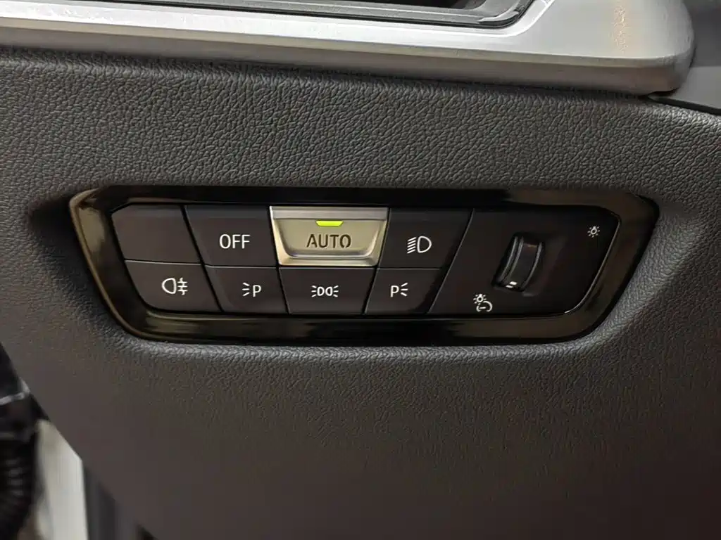 BMW 3 Series — миниатюра 21
