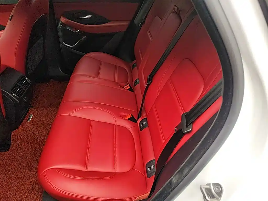Jaguar E-PACE — миниатюра 17