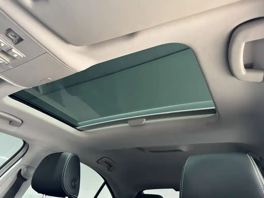 Skoda Superb — миниатюра 17