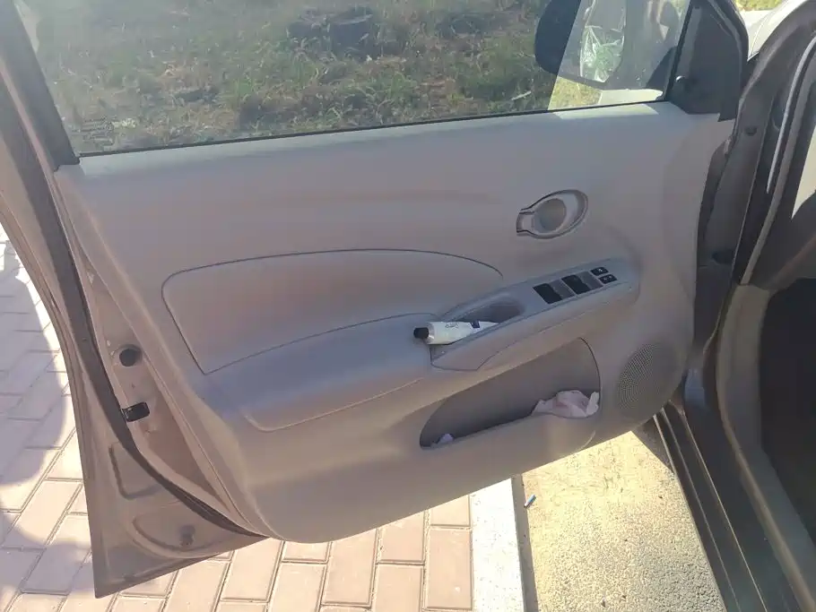 Nissan Sunny — миниатюра 7