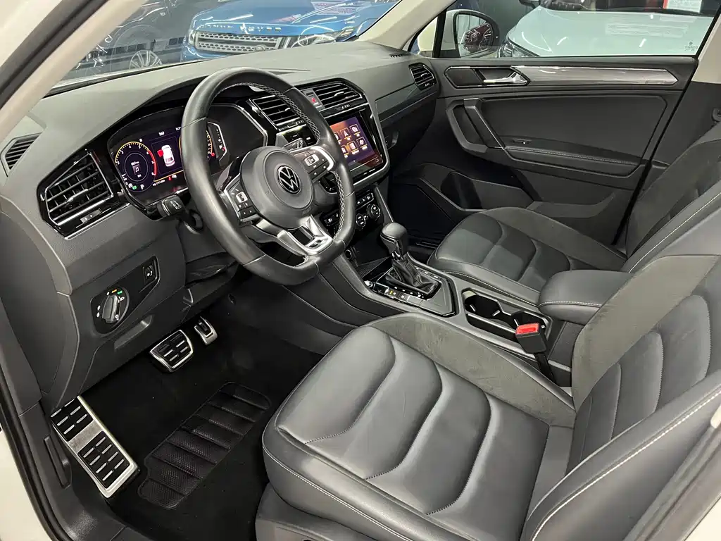 Volkswagen Tiguan L L 2021 330TSI AT R-Line