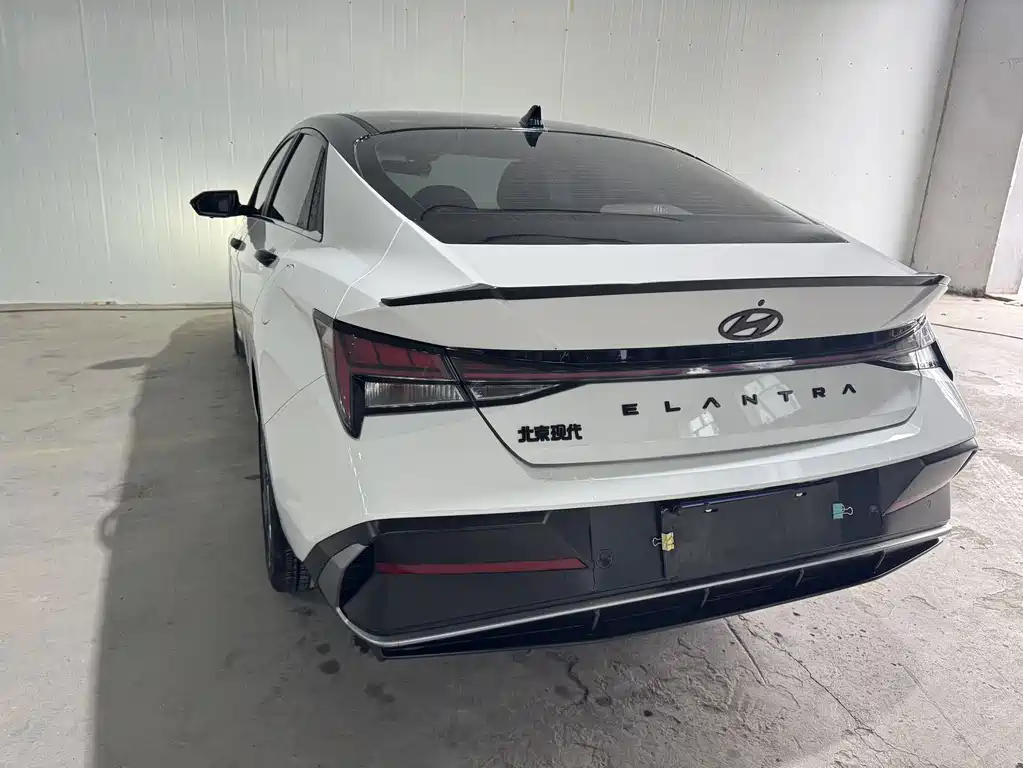 Hyundai Elantra — миниатюра 4