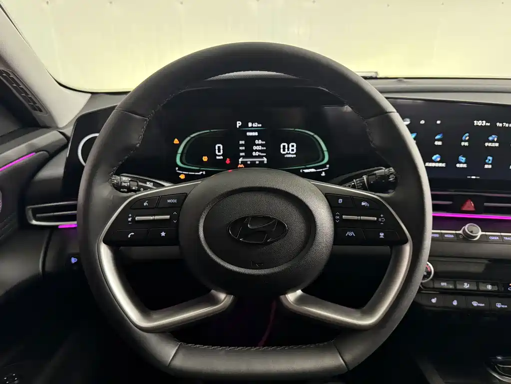 Hyundai Elantra — миниатюра 7