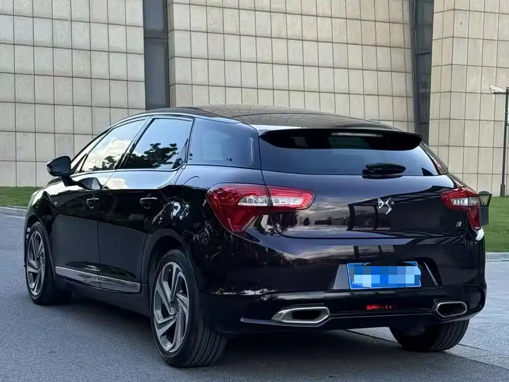 DS 5 2014 1.6T Luxury THP160