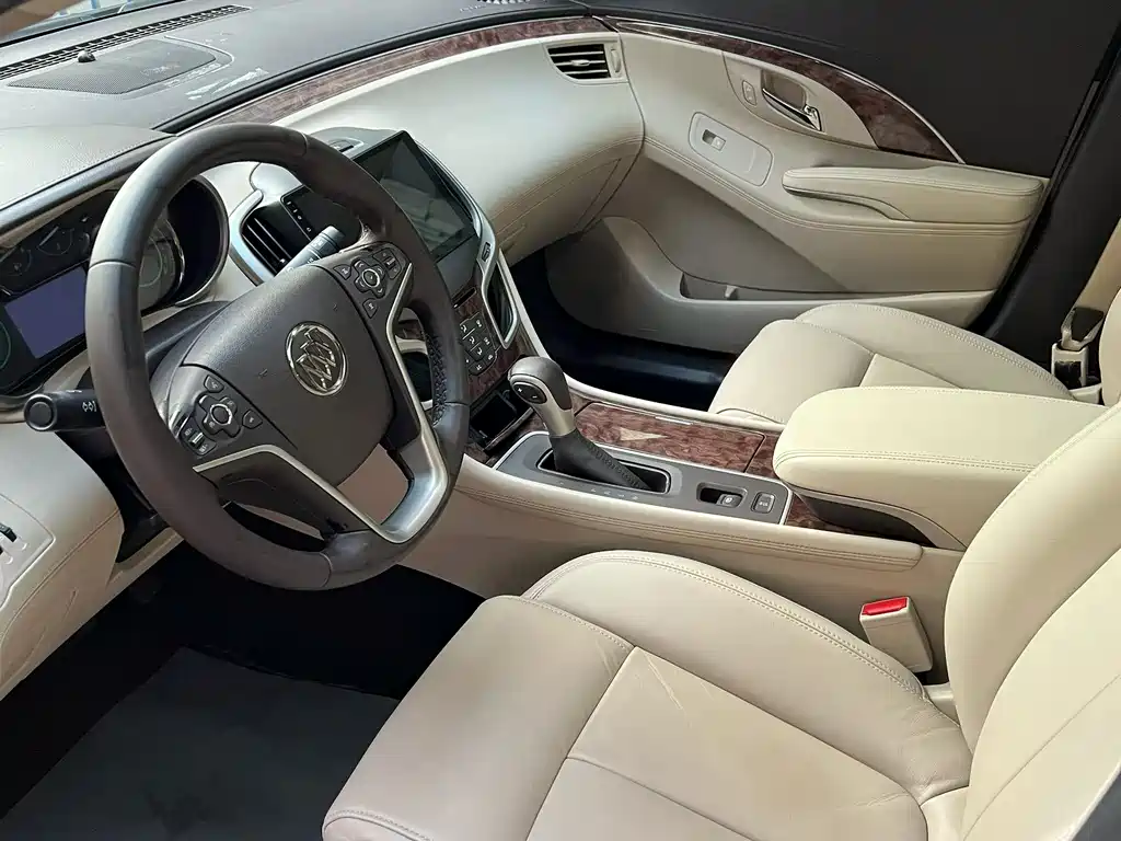 Buick LaCrosse — миниатюра 6