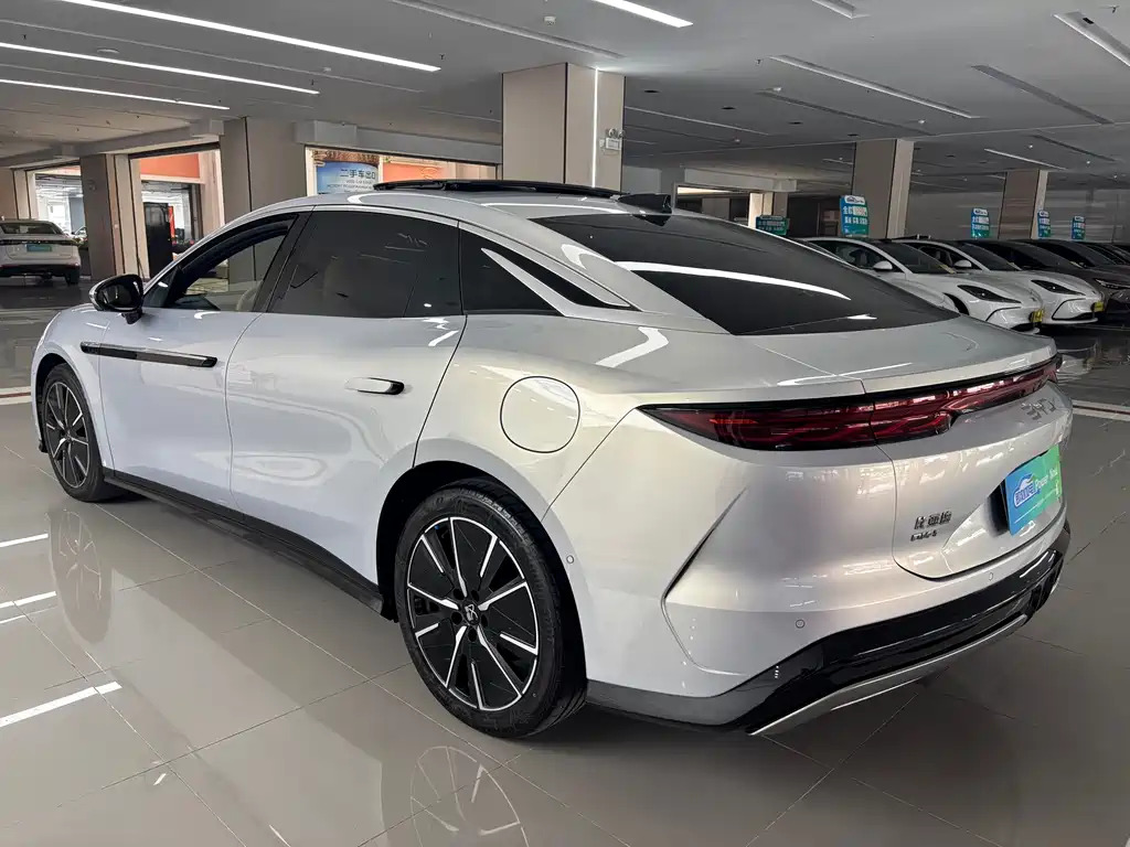 BYD Han L 2025 DM-i 200KM Flagship