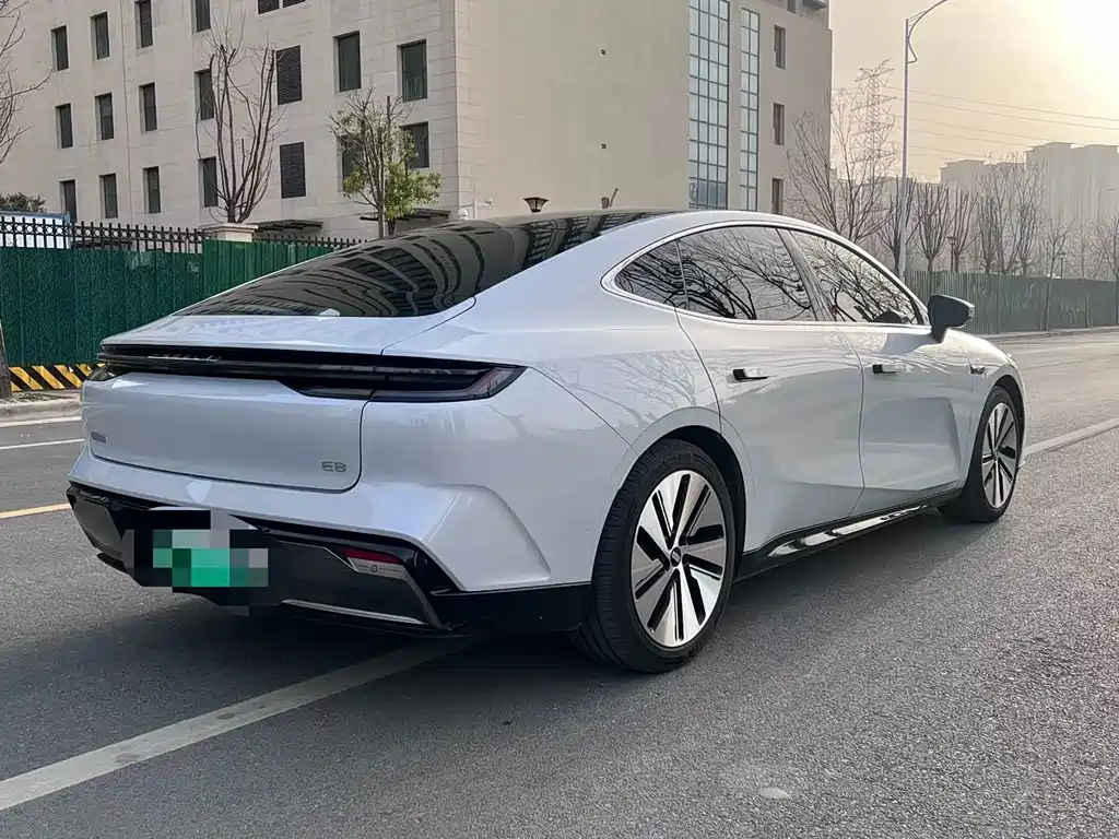 GEELY GALAXY GALAXY E8