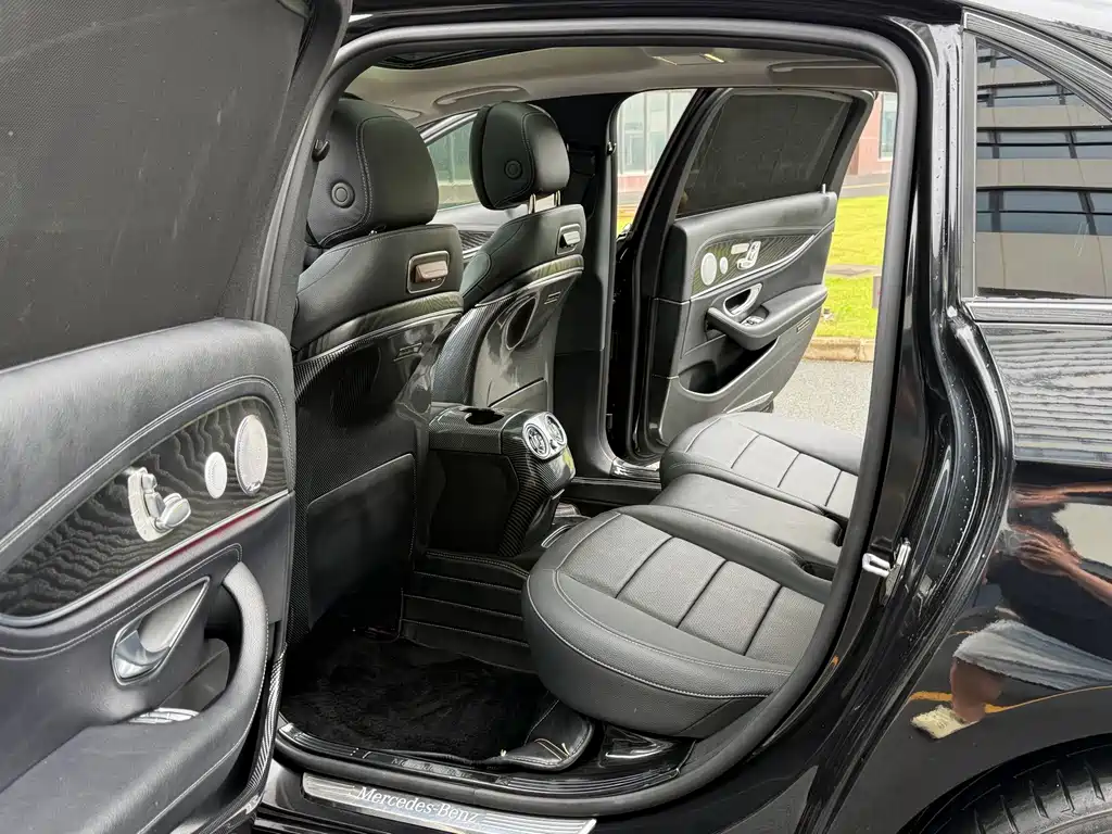 Mercedes-Benz E-Class — миниатюра 5