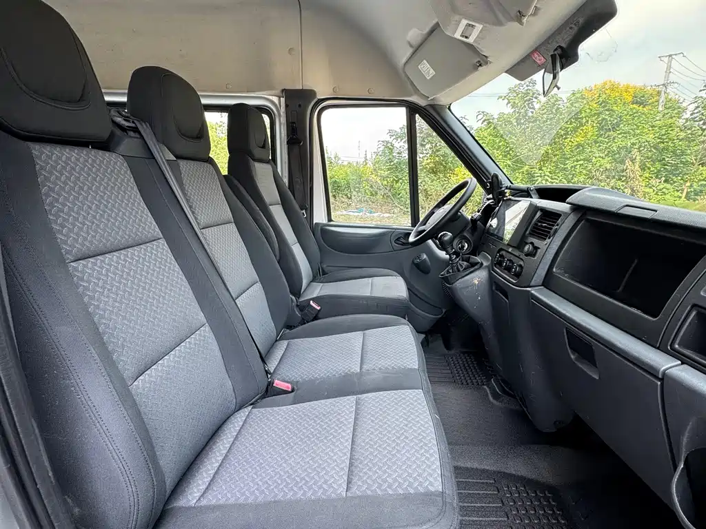 Ford Transit Custom — миниатюра 7