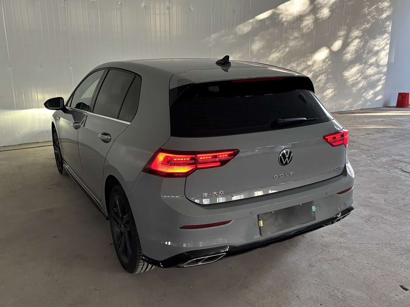 Volkswagen Golf 1.4 л 2023 г. Серебристо-серый, пробег 43000 км
