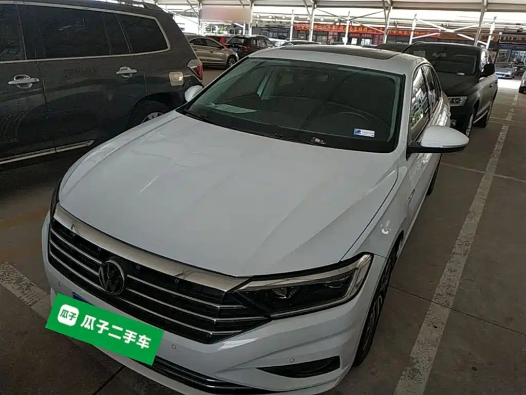 Volkswagen Sagitar 2019