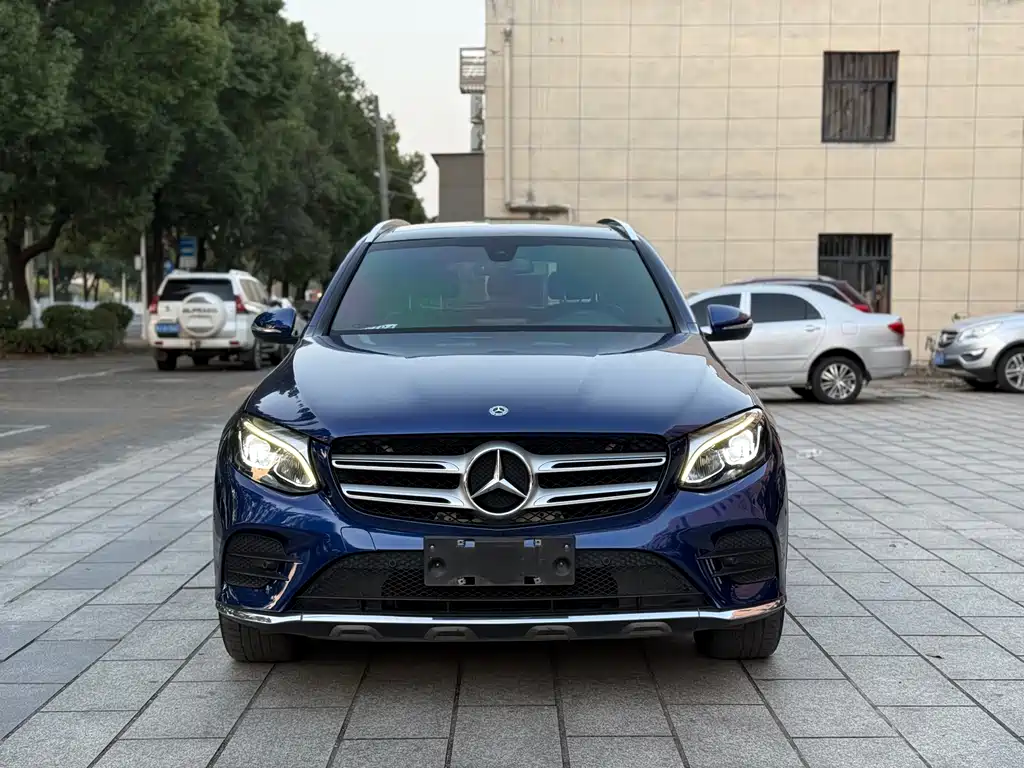 MERCEDES-BENZ GLC
