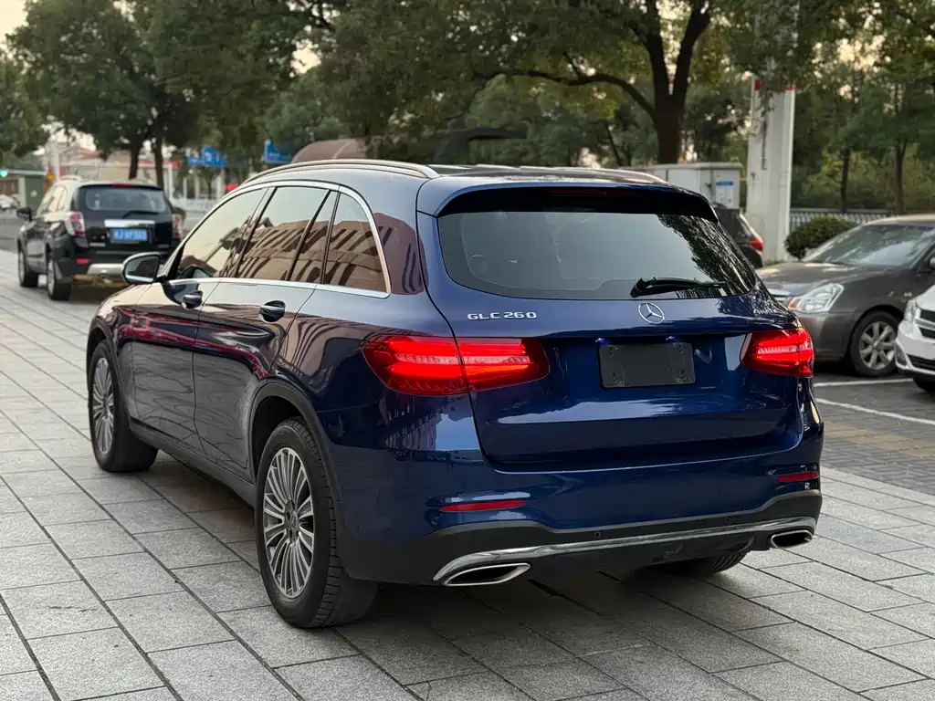 MERCEDES-BENZ GLC