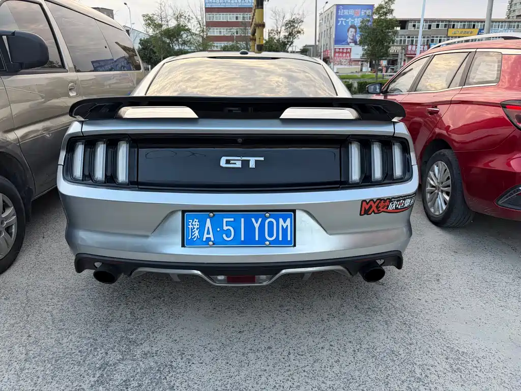 Ford Mustang — миниатюра 7