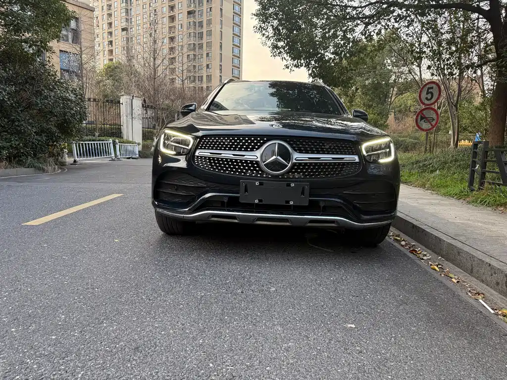 MERCEDES-BENZ GLC