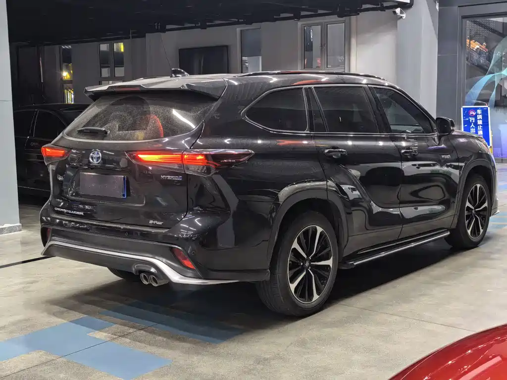 Toyota Crown Kluger — миниатюра 9