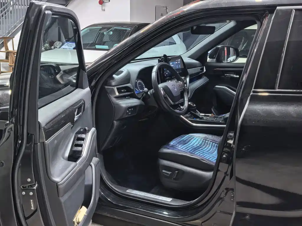 Toyota Crown Kluger — миниатюра 4