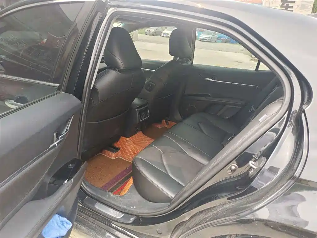 Toyota Camry 2021 2.0G Luxury