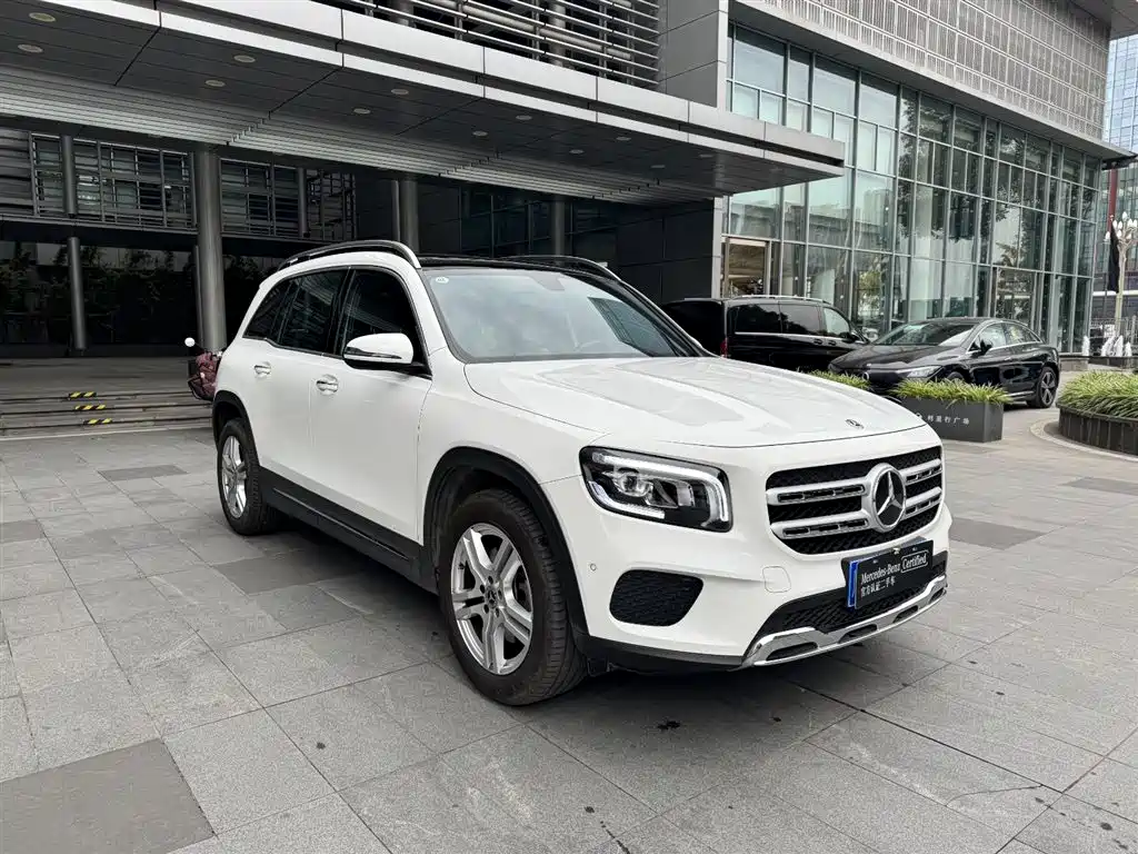 MERCEDES-BENZ GLB