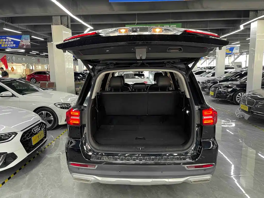 Roewe RX8 — миниатюра 8