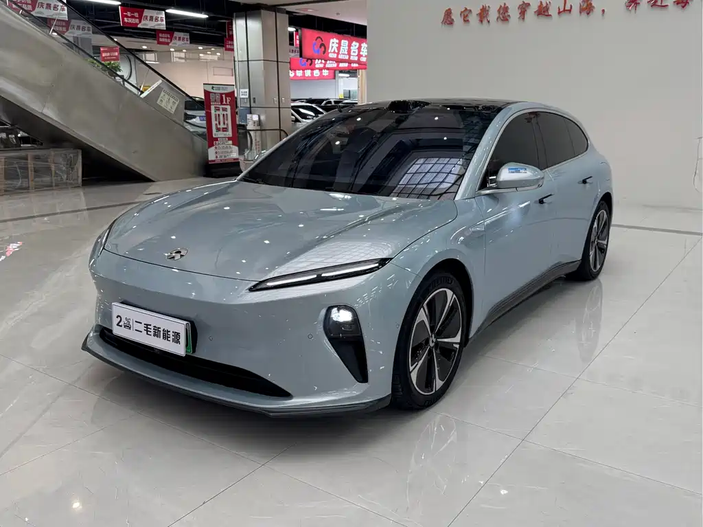 NIO ET5