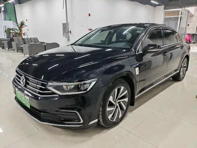 VOLKSWAGEN MAGOTAN GTE PLUG IN HYBRID 2020